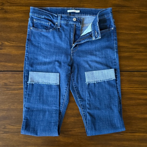 Levi's Women's Classic Blue Cropped Jeans - Picture 2 of 6